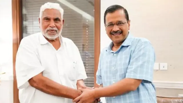 છોટુ વસાવા અરવિંદ કેજરીવાલ સાથે