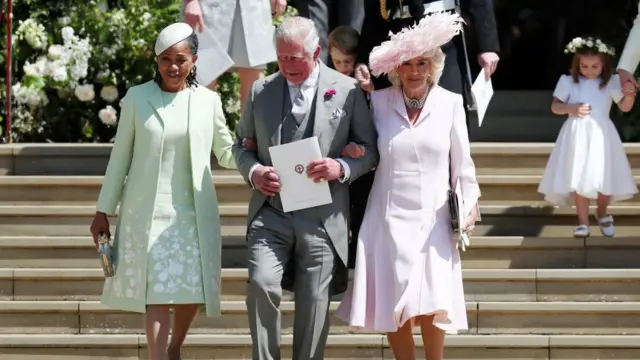 Doria Ragland, madre de Meghan Markle, el príncipe Carlos y Camila, duquesa de Cornualles.
