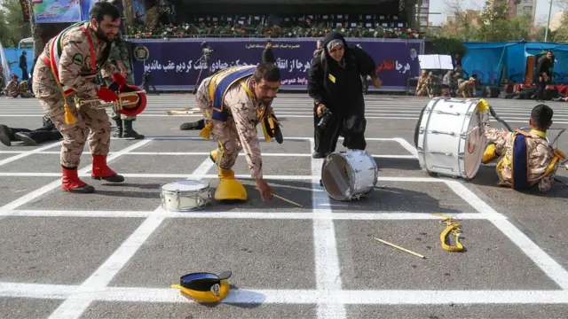 هجوم على استعراض عسكري في الأهواز