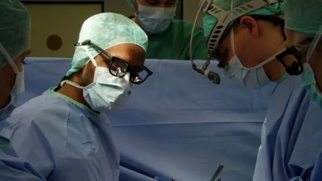 போரிலிருந்து ஜெர்மனிக்கு தப்பிச்சென்று மருத்துவராகி சாதனைப் படைத்த உமேஸ்வரன்