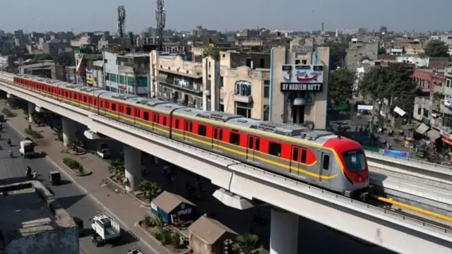 పాకిస్తాన్ మెట్రో రైలు