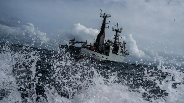 Le navire Sam Simon de Sea Shepherd a été utilisé pour surveiller les activités de pêche au large de la côte ouest-africaine.