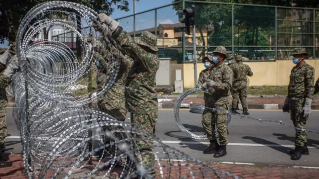 கொரோனா பிடியிலிருந்து மீளும் மலேசியா: மீட்சிக்கான கட்டுப்பாட்டு ஆணை அறிவிப்பு