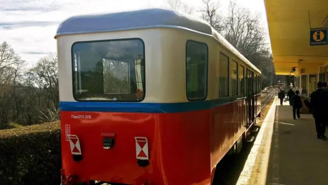 少年擔當鐵路運營很