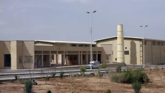 สถานที่ทางนิวเคลียร์หลักของอิหร่านที่เมืองนาทานซ์ (Natanz) ปัจจุบันใช้ผลิตยูเรเนียมที่เสริมสมรรถนะในระดับต่ำเท่านั้น