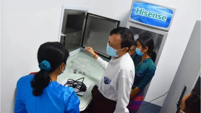 ယူနန်ဆေးပညာရှင်အဖွဲ့ မန္တလေးကို ဒီနေ့မေ ၂၂ မှာ လာရောက်ဖို့ရှိပြီး သူတို့နဲ့အတူ ကိုဗစ်-၁၉ ဓာတ်ခွဲဖို့ ဓာတ်ကူပစ္စည်းတွေပါလာမှာဖြစ်