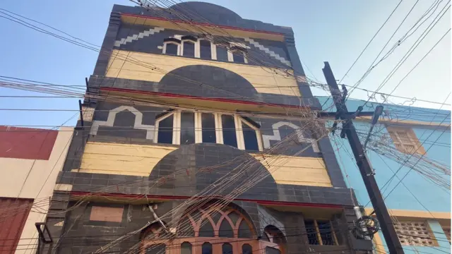 மதுரையில் தேவாலயத்தின் மீது தாக்குதல் நடத்தப்பட்டதாக சொல்லப்பட்டாலும் உண்மையில் அது ஒரு வீடு.