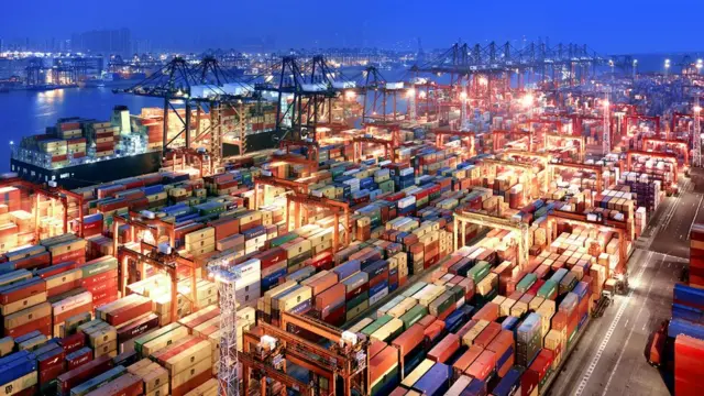 Contenedores en Hong Kong.