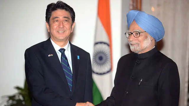 मनमोहन सिंह और शिंज़ो आबे