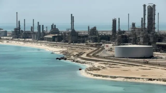 سعودی عرب تیل کا کارخانہ