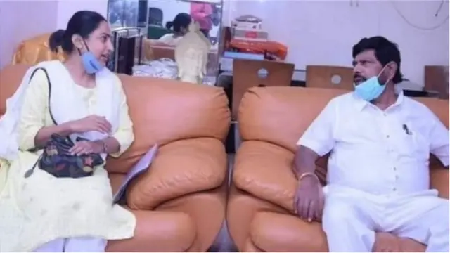 કેન્દ્રીય મંત્રી રામદાસ અઠાવલેની એનસીબી પ્રમુખ સમીર વાનખેડેનાં પત્ની સાથે મુલાકાત