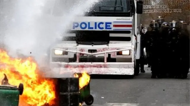 पानी की बौछार