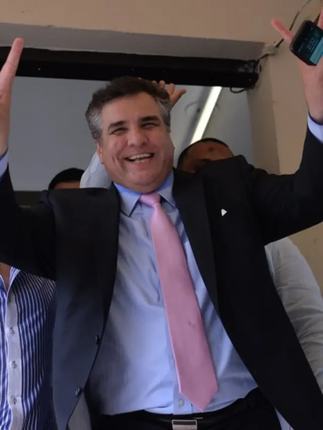 دانیال عزیز