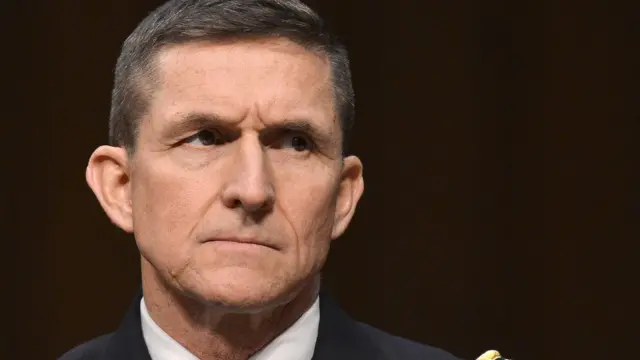 ichael Flynn üzgün bakıyor