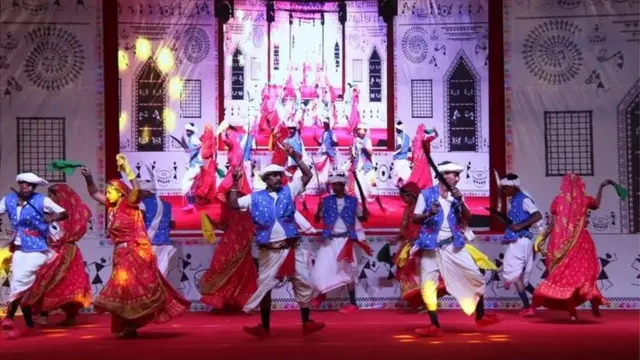 દેશના અન્ય પૂર્વ રાજાઓની સરખામણીનાં ડાંગ જિલ્લાના પૂર્વ રાજાઓની પરિસ્થિતિ ખૂબ જ દયનીય છે