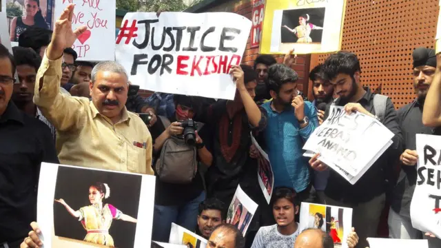 విద్యార్థిని ఆత్మహత్య