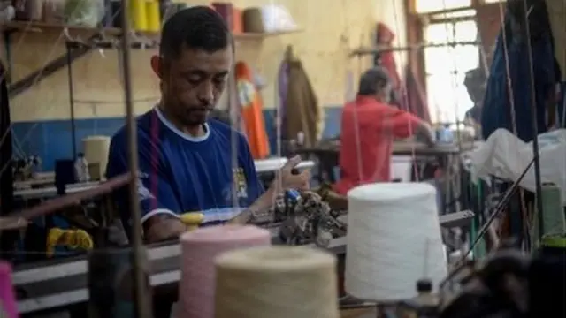 virus corona, jakarta, social distancing