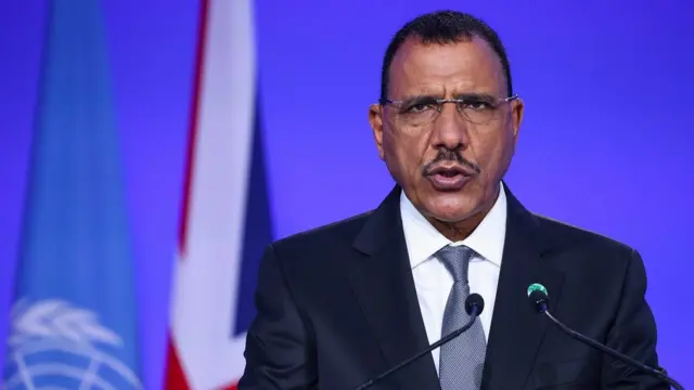 Le président du Niger, Mohamed Bazoum, s'exprime lors de la cérémonie d'ouverture du sommet Cop26 au Scottish Event Campus (SEC) à Glasgow.