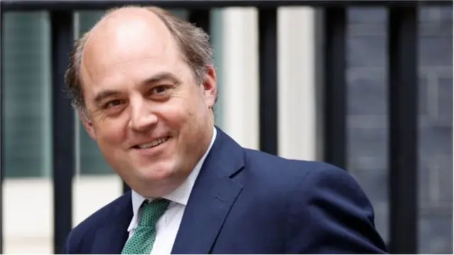 બ્રિટનના સંરક્ષણ મંત્રી બેન વૉલેસે કહ્યું કે આ રિપોર્ટ વિશે જાણ છે