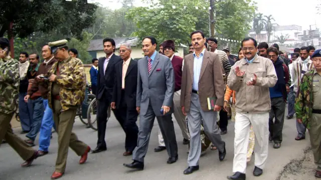 জন্মস্থান ভারতের দিনহাটা সফরে এসে হুসেইন মহম্মদ এরশাদ