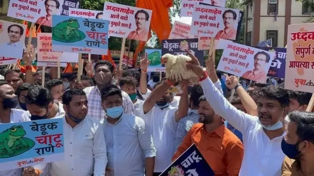 केंद्रीय मंत्री नारायण राणे यांच्या वक्तव्याच्या निषेधार्थ शिवसैनिकांचे आंदोलन