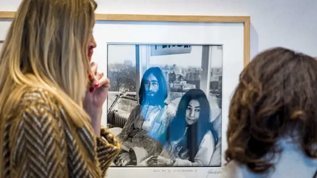 посетительницы выставки в "Хилтоне"