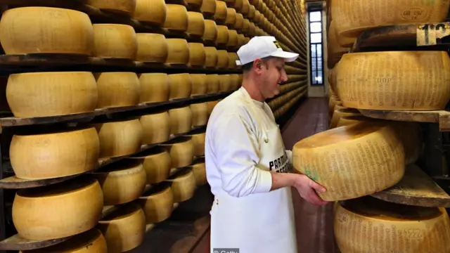 딱딱한 치즈는 유당이 거의 없다