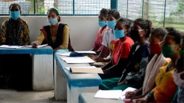 విద్యార్థులు హాజరు