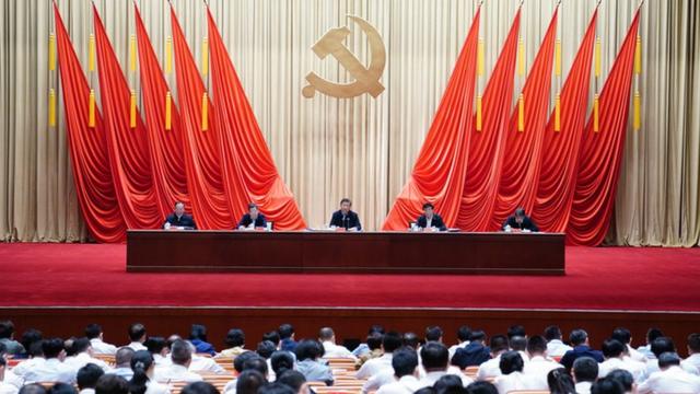 9月1日，習近平在中央黨校中青年幹部培訓班「開班儀式」上發表講話。