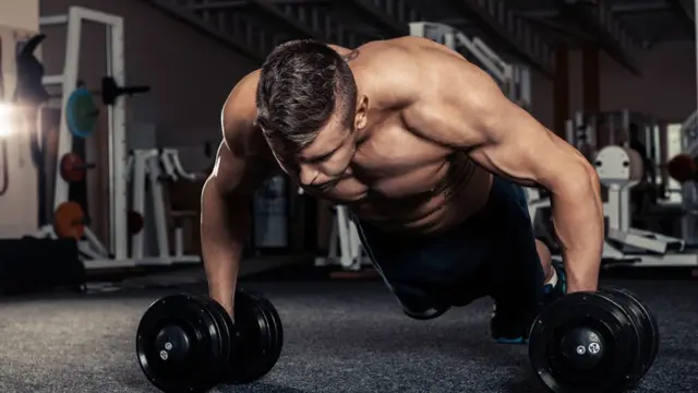 Homem praticando musculaçãoflamengo sportsbet ioacademia