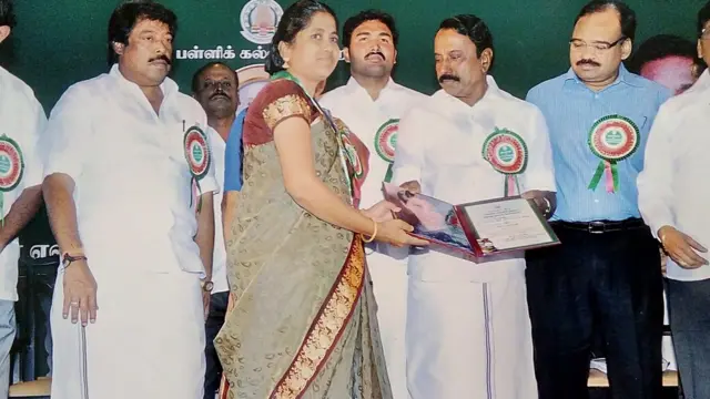 கோடியைத் தேடித்தந்த `புத்தகப் பெண்ணின்' சாதனைப் பயணம்!