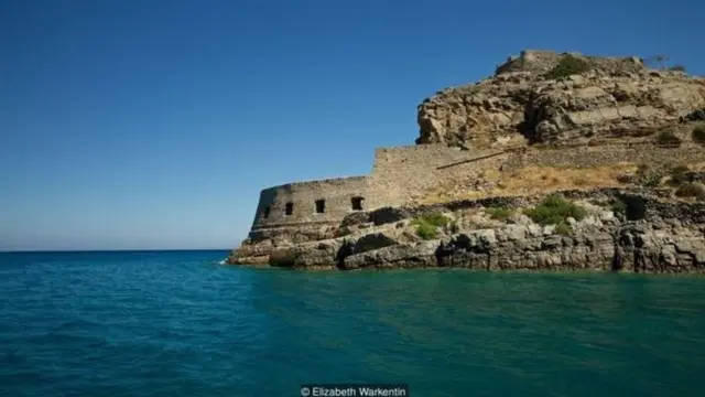 स्पिनालॉन्गा द्वीप