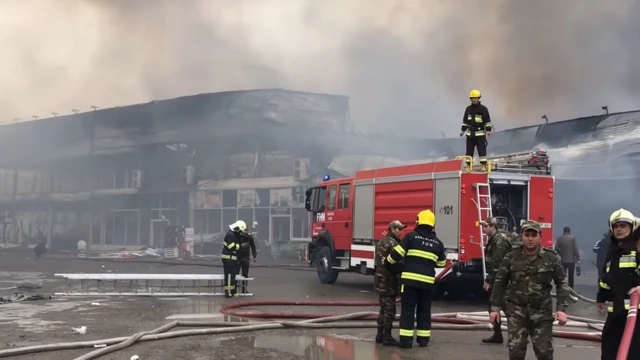 Bakının Binəqədi rayonunda "EuroHome" tikinti materialları bazarının ərazisində baş vermiş yanğın, 10 dekabr 2019-cu il