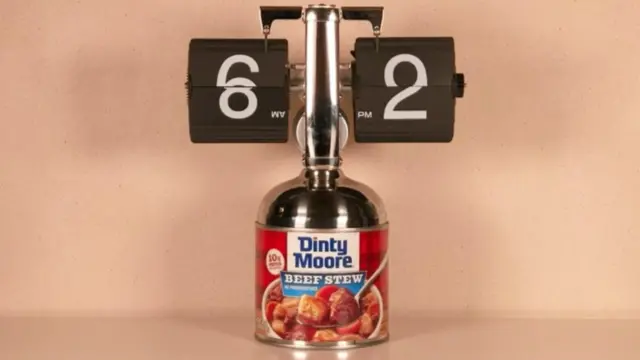 알렉산더 레벤의 '먹을 시간(블랙 포레스트 스테이크 레드 #9)'