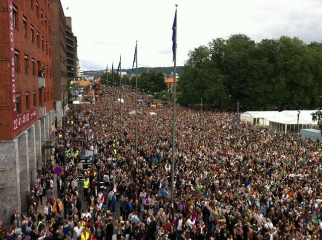 Masivas protestas en Oslo.