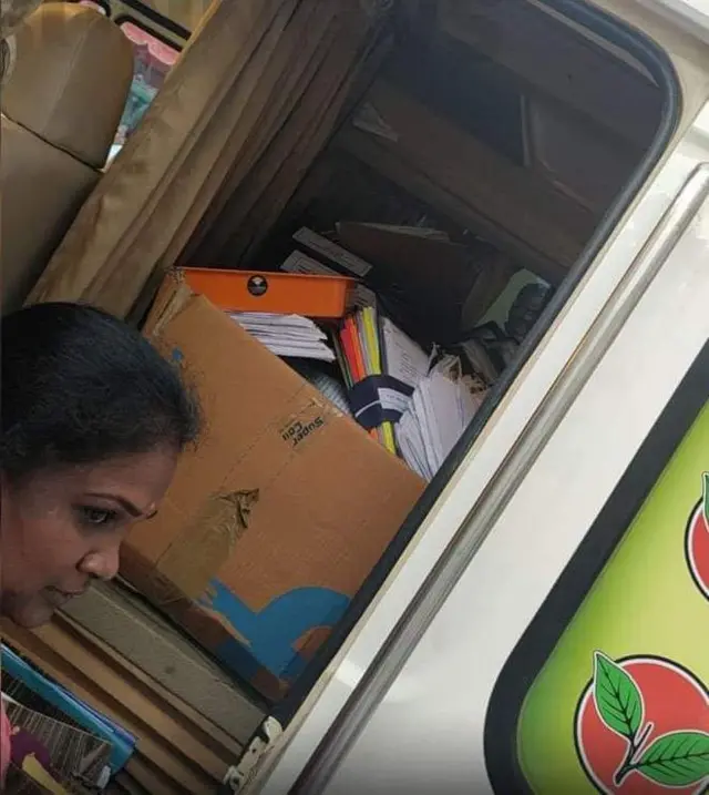 அதிமுக தலைமை அலுவலகம்.