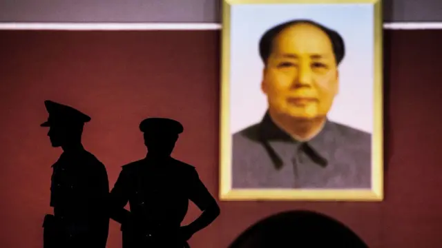 资料图片:天安门前的警察