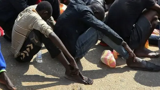 ஏலம் விடப்பட்ட தொழிலாளர்களுக்கு தஞ்சம்