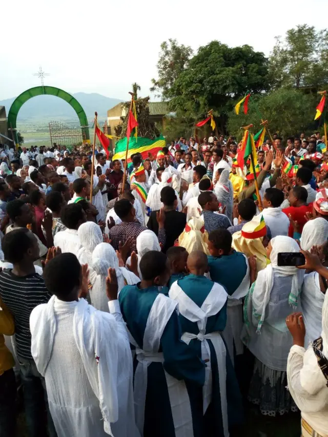 ኣከባብራ በዓል መስቀል ኣብ ቤተክርስትያን ደብረ መጽሔት ኪዳነ ምሕረት ቢሾፍቱ