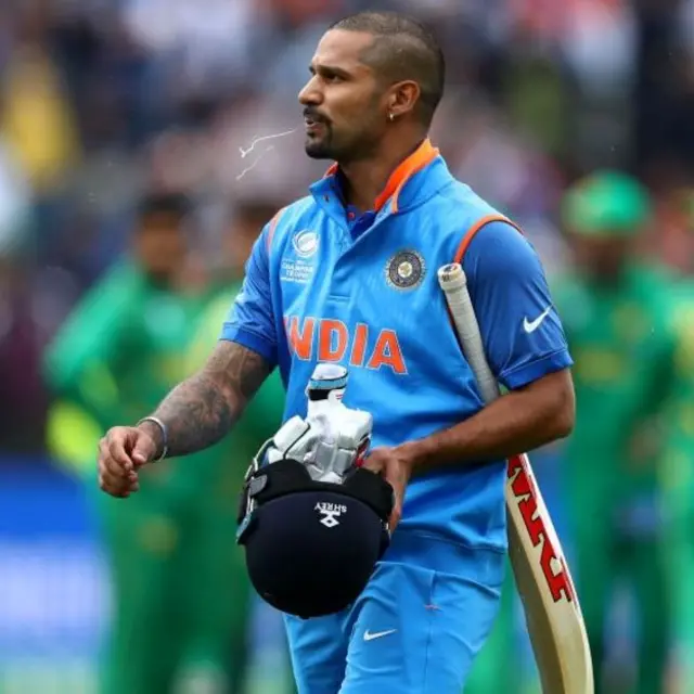 அரைச்சதம் எடுத்த தவான்