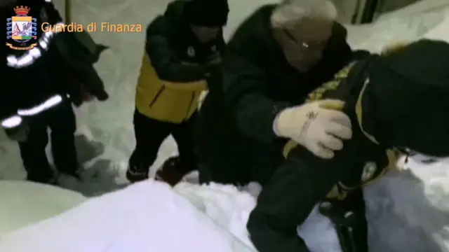 italya deprem kurtarma