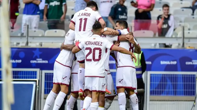 Venezolanos celebran