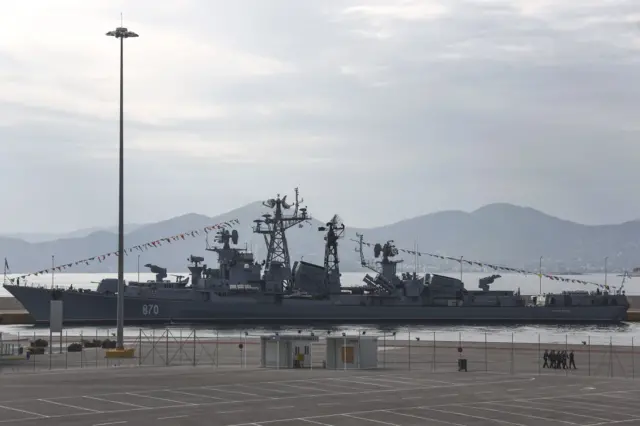 Росія вивела свої бойові кораблі на чергування біля західного узбережжя Криму через навчання України