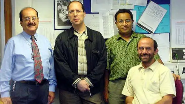 بعض أعضاء فريق أونلاين في بي بي سي