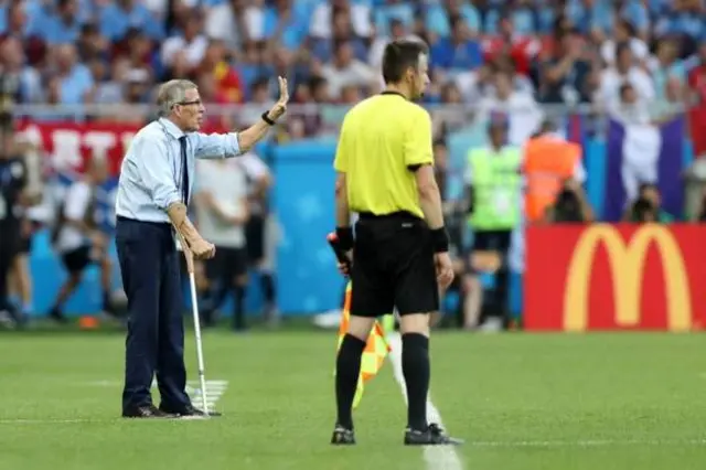 El maestro Tabárez es el entrenador que más veces ha dirigido al mismo equipo en la Copa del Mundo. Ha estado con Uruguay en 1990, 2010, 2014 y 2018.
