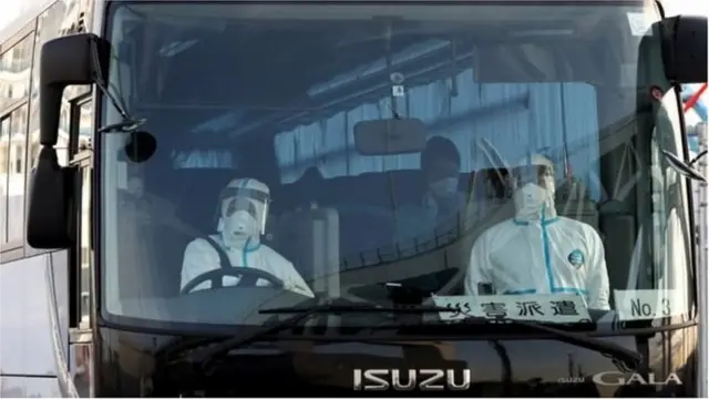 ভাইরাসে আক্রান্ত নন এমন মানুষেরা বাড়ি ফিরছেন