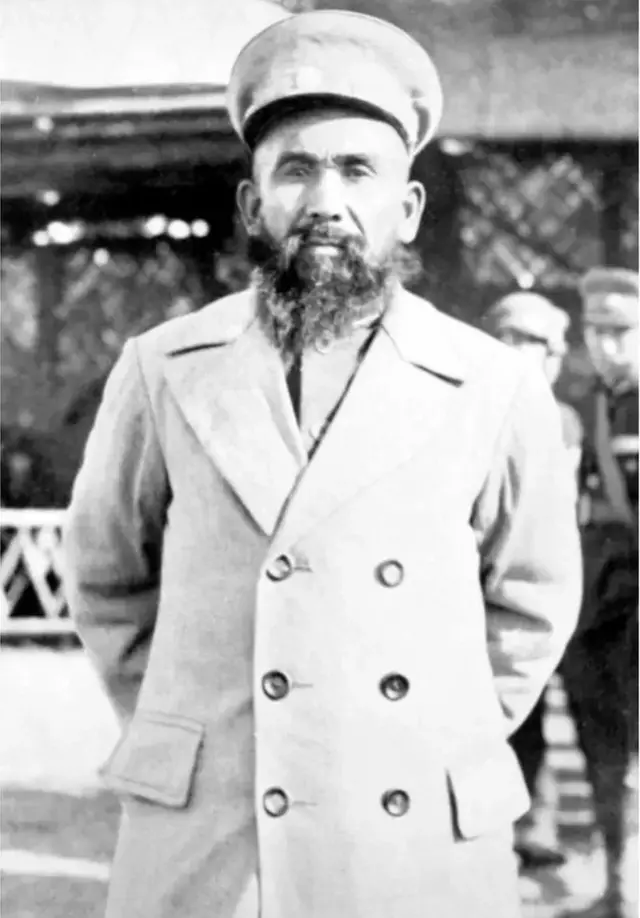 ખોયા નિયાઝ વીગર સ્વતંત્રતા ચળવળના નેતા, ફર્સ્ટ રિપબ્લિક ઑફ ઈસ્ટ તુર્કિસ્તાનના પ્રથમ અને એકમાત્ર પ્રમુખ હતા.