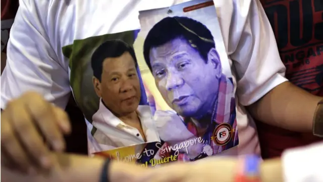 เสื้อยืดมีหน้านายดูแตร์เต