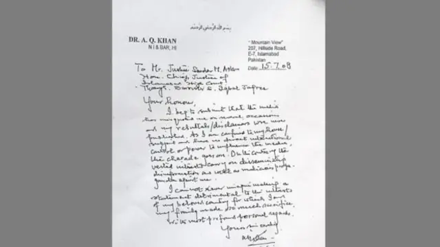 பாகிஸ்தானி விஞ்ஞானி அப்துல் காதிர்கான் லிபியா, வட கொரியா மற்றும் இரானுக்கு அணு ரகசியங்களை விற்றதாக ஒப்புக்கொண்டார். ஆனால் பின்னர் மறுத்தார்.