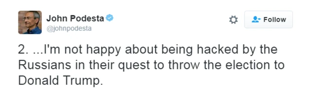 El tuit del asistente de campaña de Hillary Clinton, John Podesta